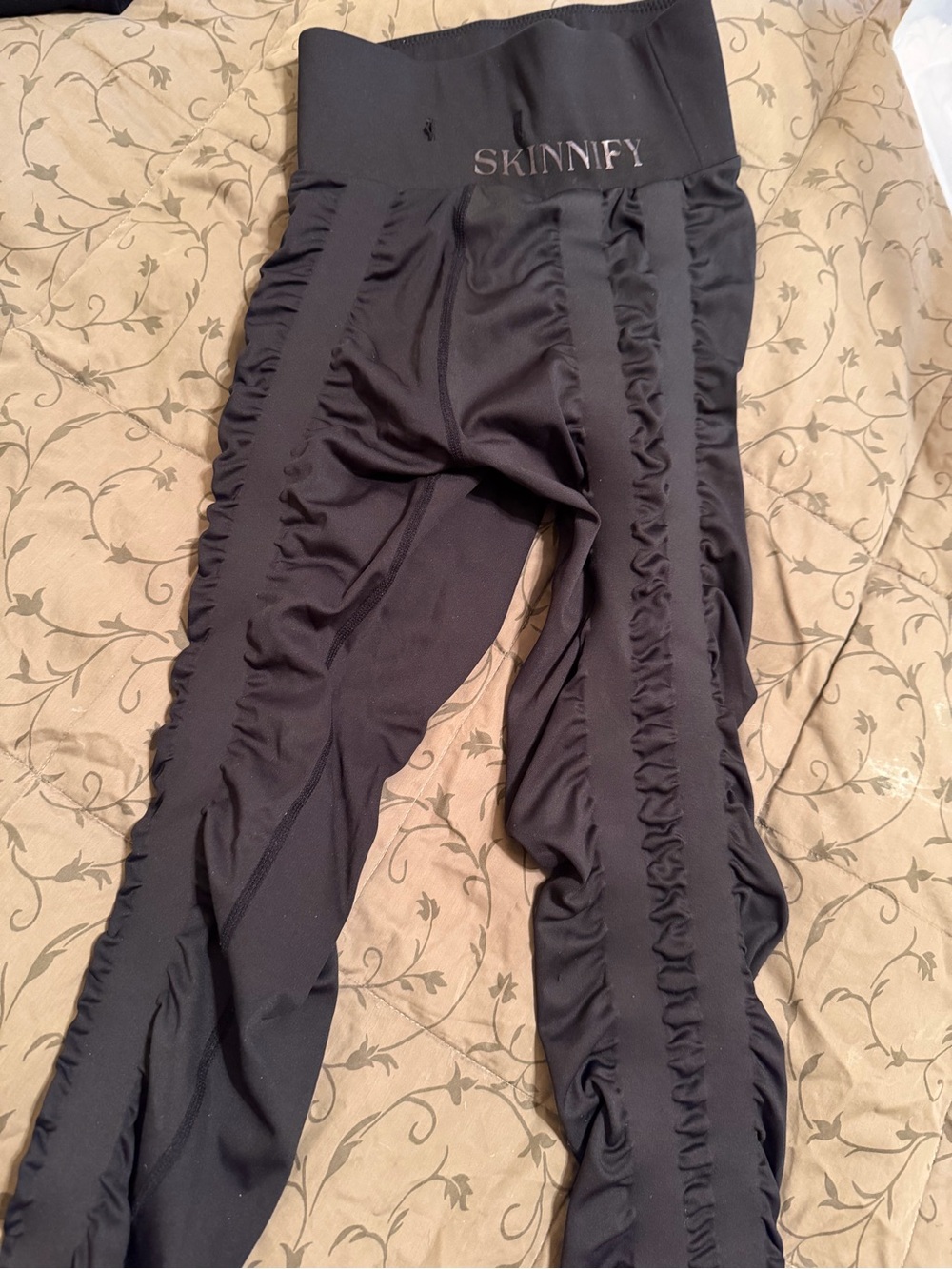 Skinnify resistance leggings